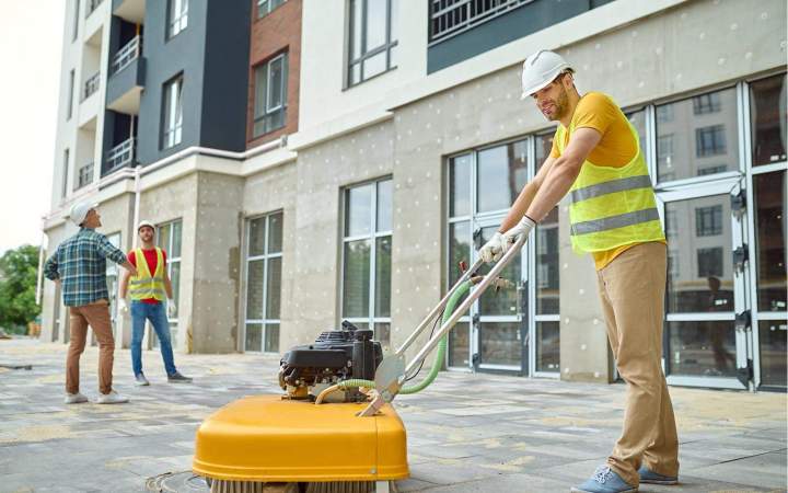 Pour nettoyer efficacement votre site de construction